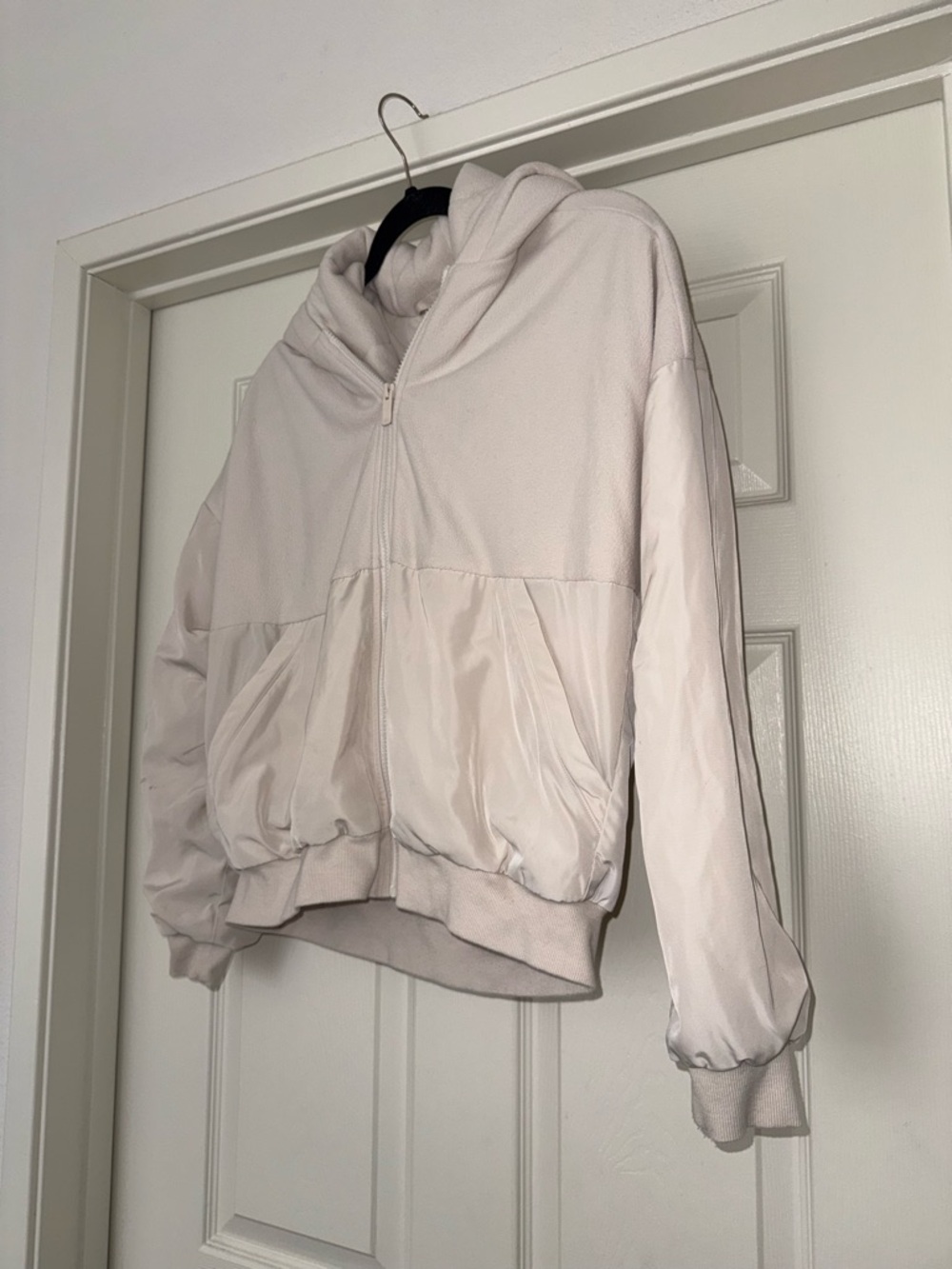 ALO Yoga Arctic Jacket in Bone - Picture 6 of 13